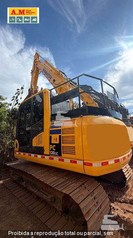 Escavadeira Komatsu PC130