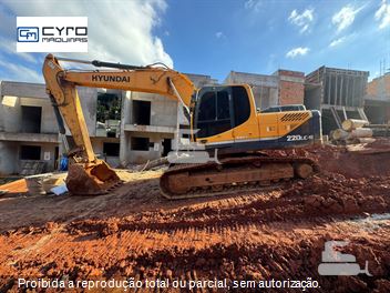 Escavadeira Hyundai R220LC-9