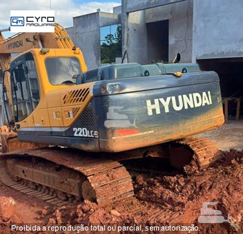 Escavadeira Hyundai R220LC-9
