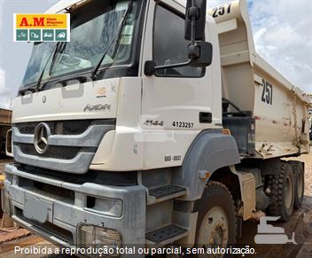 Caminhão Mercedes-Benz Axor 4144 K 6x4 2p (diesel)