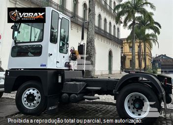 TRATOR DE TERMINAL RUCKER TT40, ANO 2014, APENAS 1.000 HORAS 
