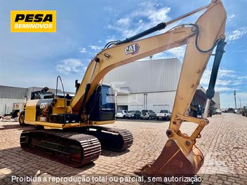 Escavadeira Caterpillar 318D2L