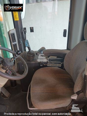 Pá Carregadeira New Holland W130
