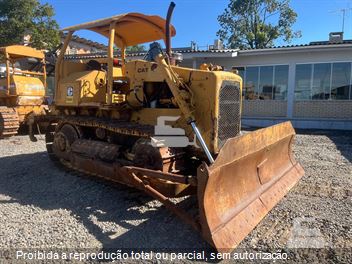 Trator de Esteira Caterpillar D4E
