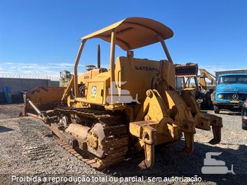 Trator de Esteira Caterpillar D4E
