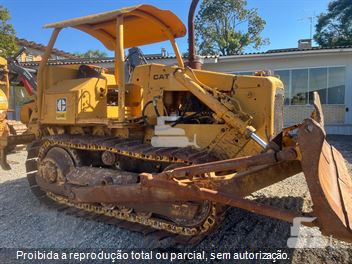 Trator de Esteira Caterpillar D4E