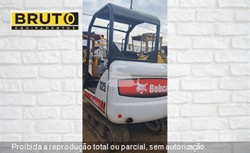 Mini-Escavadeira Bobcat 325
