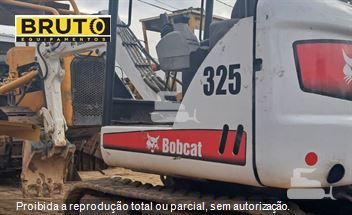 Mini-Escavadeira Bobcat 325