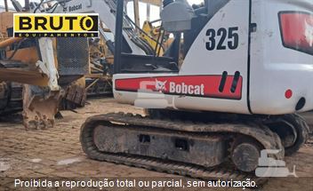 Mini-Escavadeira Bobcat 325