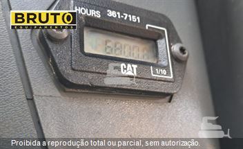 Mini-Carregadeira Caterpillar 226B 3