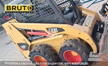 Mini-Carregadeira Caterpillar 226B 3