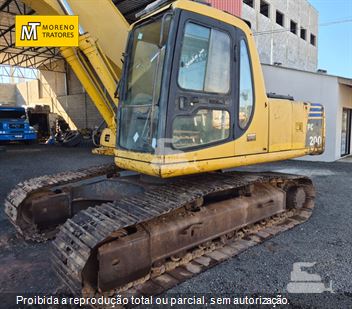 Escavadeira Komatsu PC200