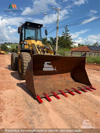 Pá Carregadeira New Holland 12B