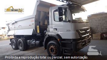 Caminhão Mercedes-Benz Axor 3131 6x4 2p (diesel)(E5)