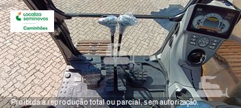 Escavadeira New Holland E245 C