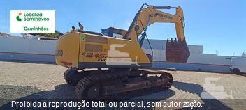 Escavadeira New Holland E245 C