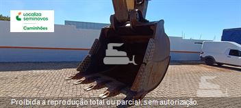Escavadeira New Holland E245 C