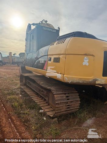 Escavadeira Caterpillar 320D