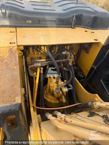 Escavadeira Caterpillar 320D
