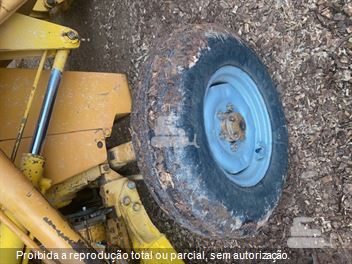 Pá Carregadeira Massey Ferguson MF65R