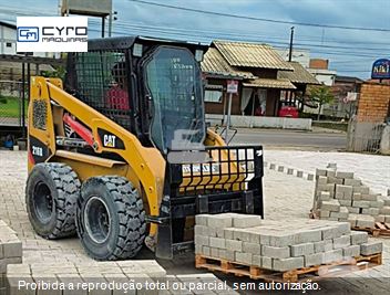 Mini-Carregadeira Caterpillar 216B
