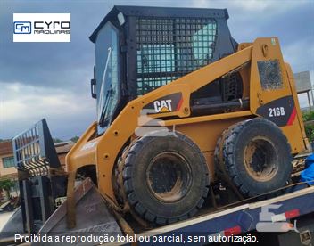 Mini-Carregadeira Caterpillar 216B