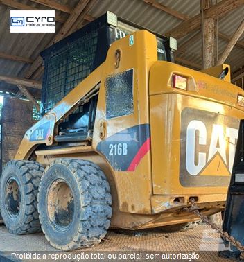 Mini-Carregadeira Caterpillar 216B