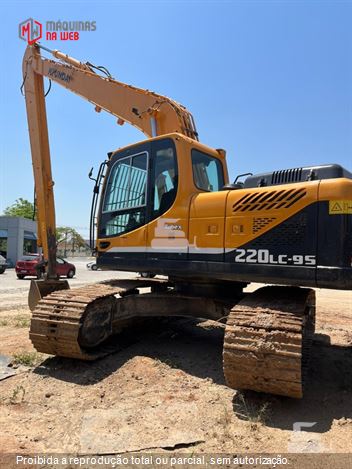 Escavadeira Hyundai R210LC-7