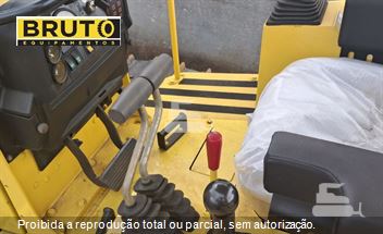 Trator de Esteira New Holland D130