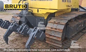 Trator de Esteira New Holland D130