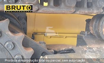 Trator de Esteira New Holland D130