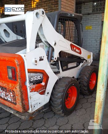 Mini-Carregadeira Bobcat S530