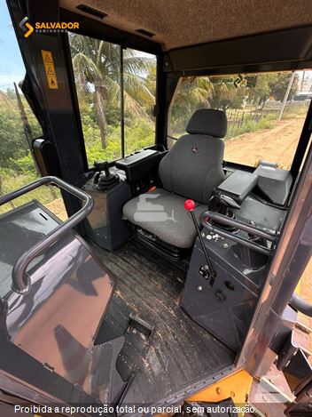Trator de Esteira John Deere 700J-II