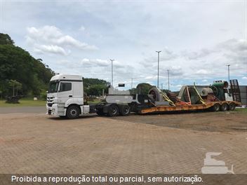Caminhão Mercedes-Benz Axor 2644 S/LS 6x4 2p (Diesel) (E5)