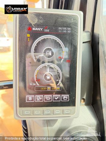 Escavadeira Sany SY135C