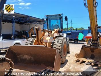 Pá Carregadeira Case 621D