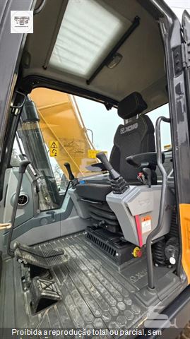 Escavadeira XCMG XE225BR