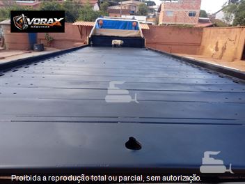 Caminhão Volkswagen 13-180 E Constellation 3-Eixos 2p (Diesel)