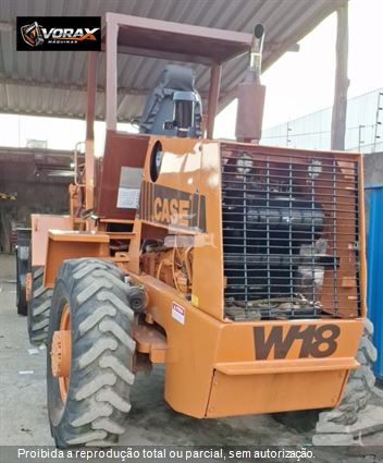 Pá Carregadeira Case W18