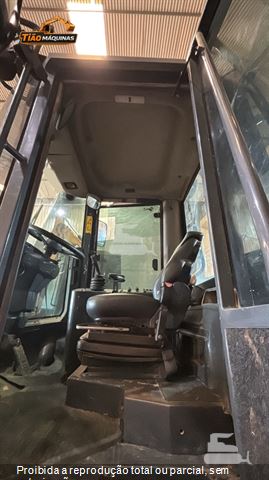 Pá Carregadeira New Holland W130
