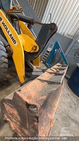 Pá Carregadeira New Holland W130