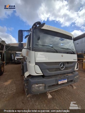 Caminhão Mercedes-Benz Axor 3131 6x4 2p (diesel)(E5)
