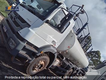 Caminhão Mercedes-Benz Axor 3131 6x4 2p (diesel)(E5)