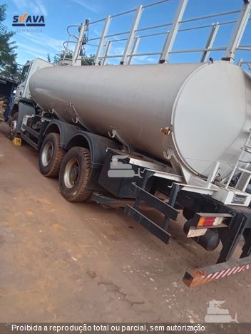 Caminhão Mercedes-Benz Axor 3131 6x4 2p (diesel)(E5)