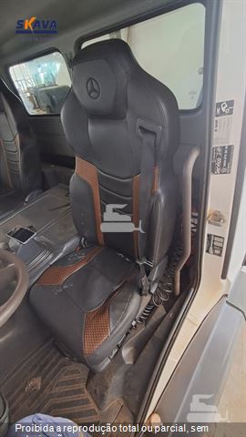 Caminhão Mercedes-Benz Axor 3131 6x4 2p (diesel)(E5)
