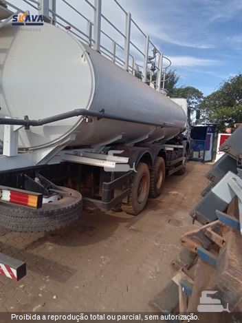 Caminhão Mercedes-Benz Axor 3131 6x4 2p (diesel)(E5)
