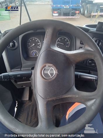 Caminhão Mercedes-Benz Axor 3131 6x4 2p (diesel)(E5)