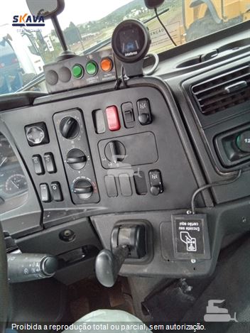 Caminhão Mercedes-Benz Axor 3131 6x4 2p (diesel)(E5)