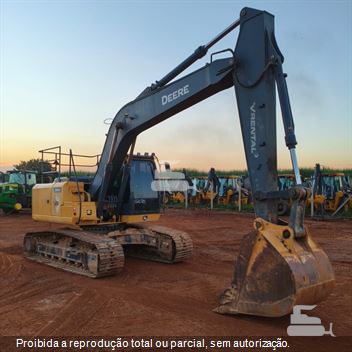 Escavadeira John Deere 200G
