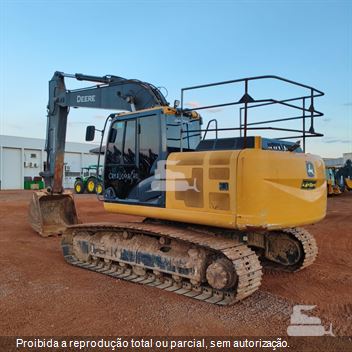 Escavadeira John Deere 200G